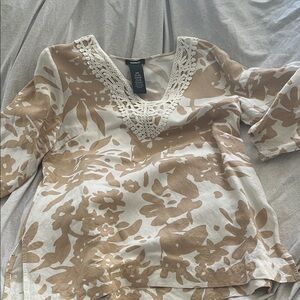 Premise Tan and White Floral Lace Blouse